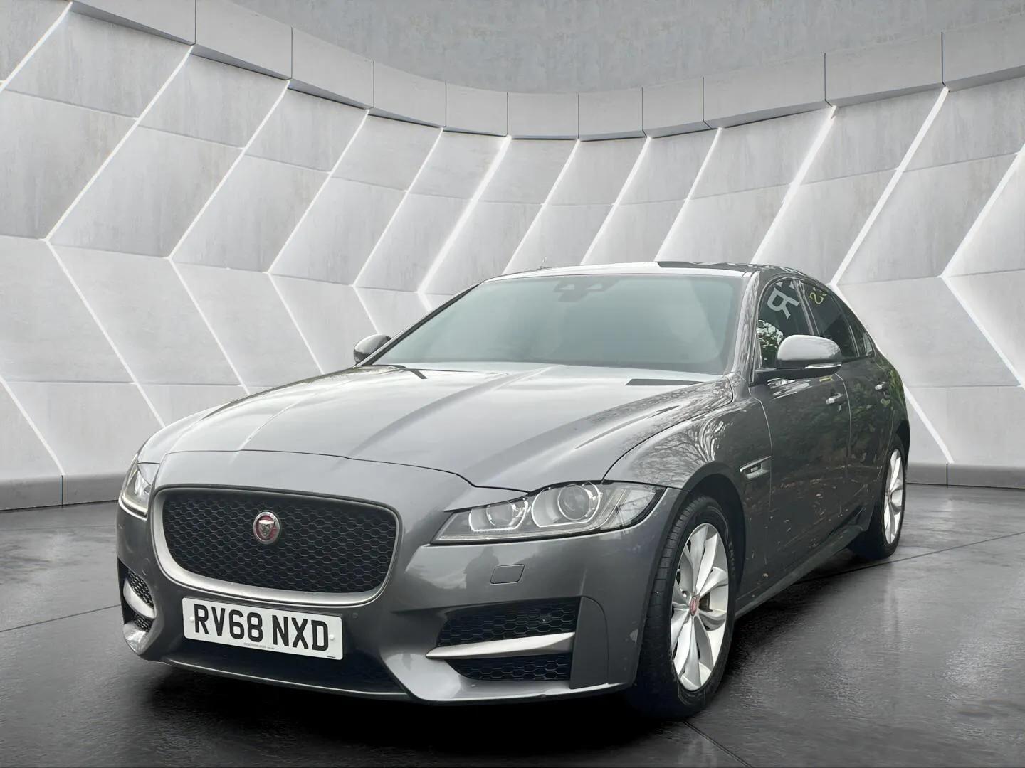 Used Jaguar XF 2018 for sale - 76598470: Photo 10