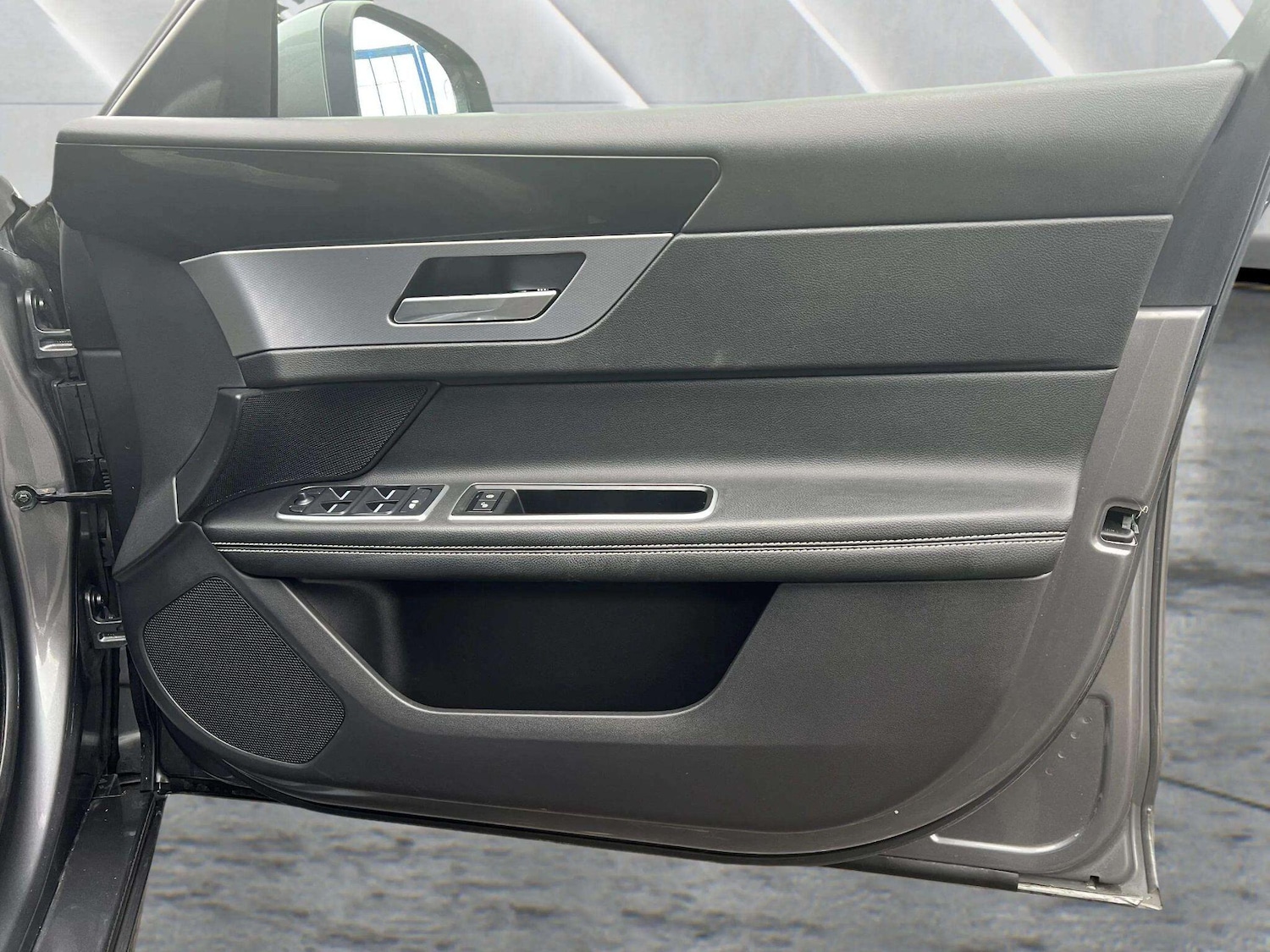 Used Jaguar XF 2018 for sale - 76598470: Photo 22