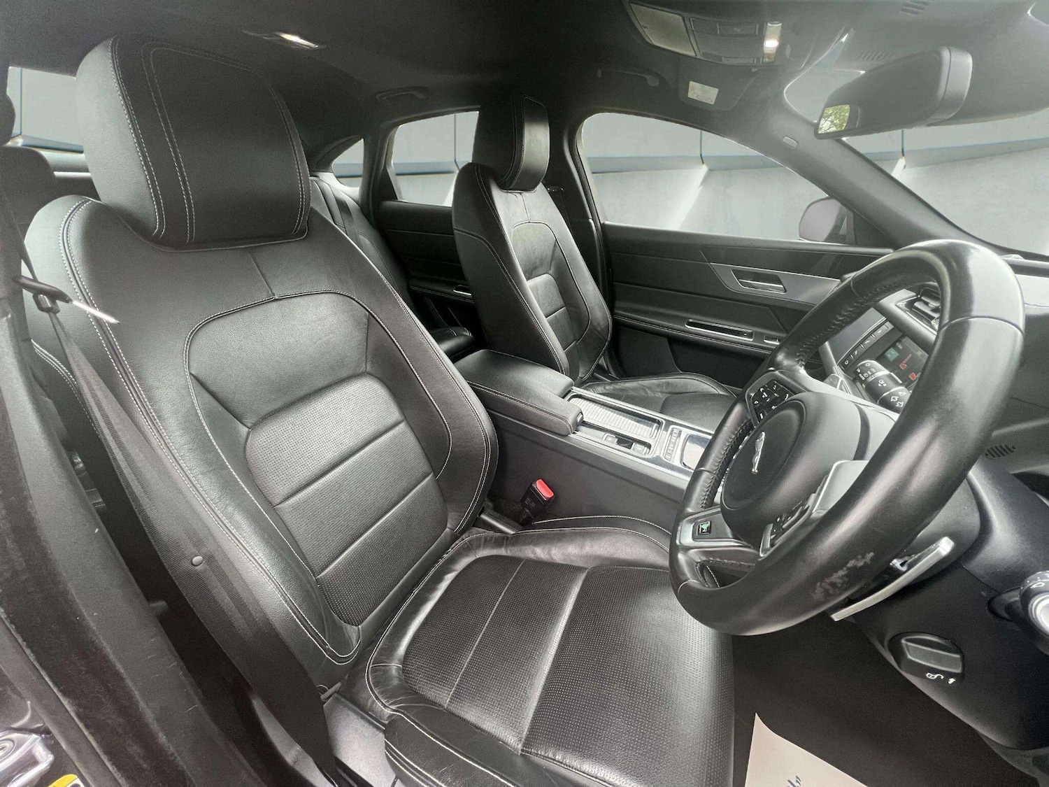 Used Jaguar XF 2018 for sale - 76598470: Photo 26