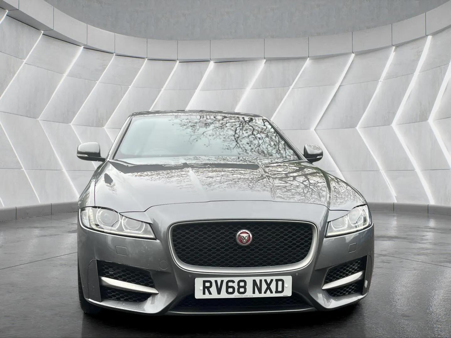 Used Jaguar XF 2018 for sale - 76598470: Photo 7