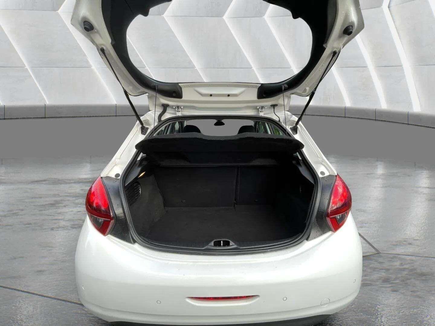 Used Peugeot 208 2019 for sale - 76598469: Photo 39