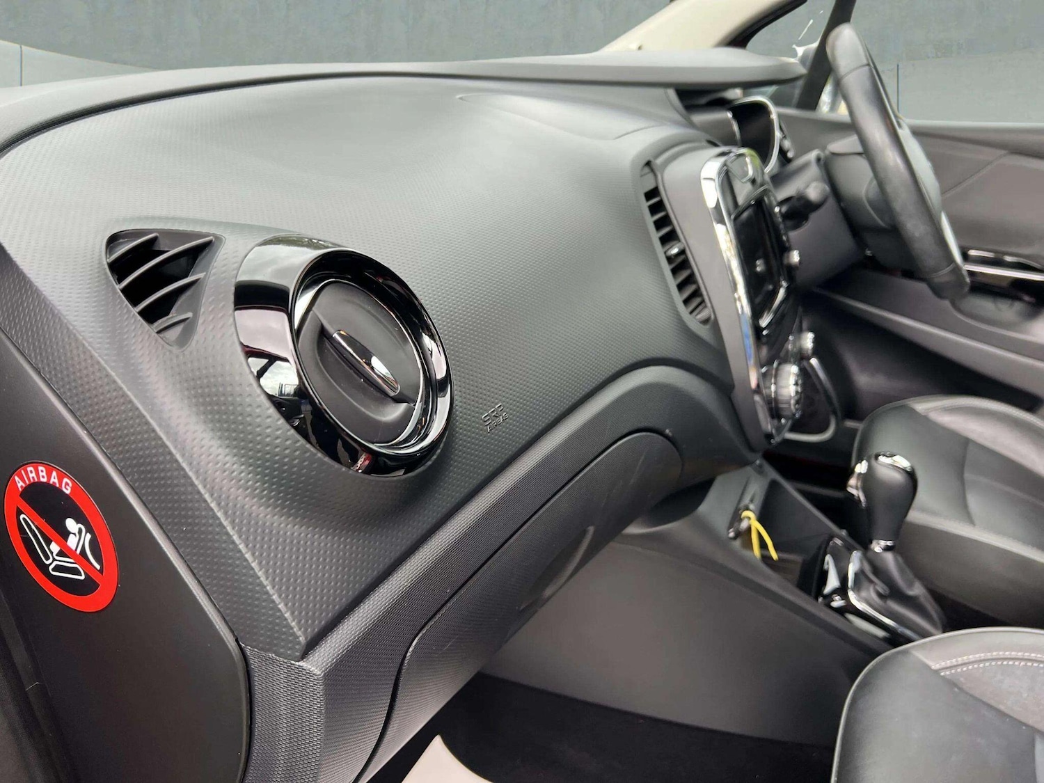 Used Renault Captur 2016 for sale - 76898357: Photo 23