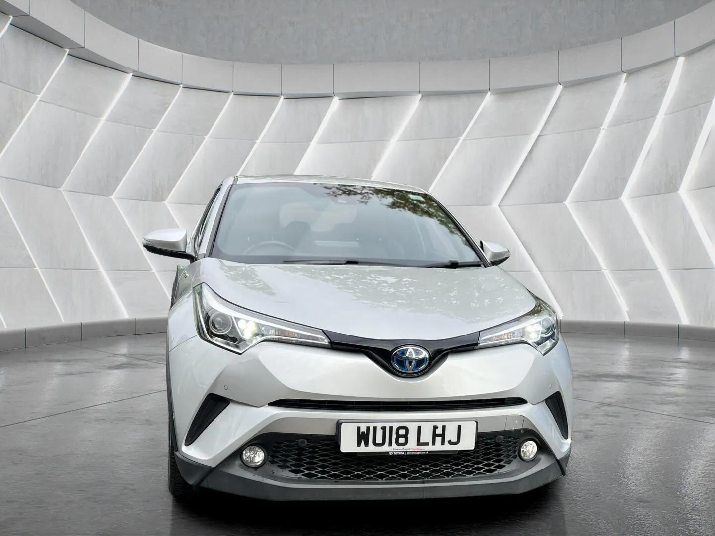 Used Toyota C-HR 2018 for sale - 76598457: Photo 2