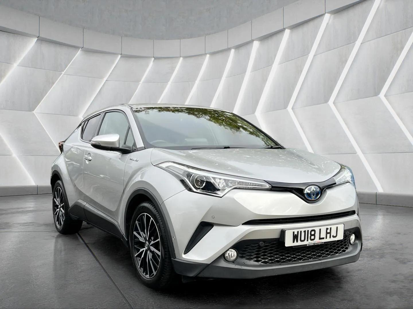 Used Toyota C-HR 2018 for sale - 76598457: Photo 3