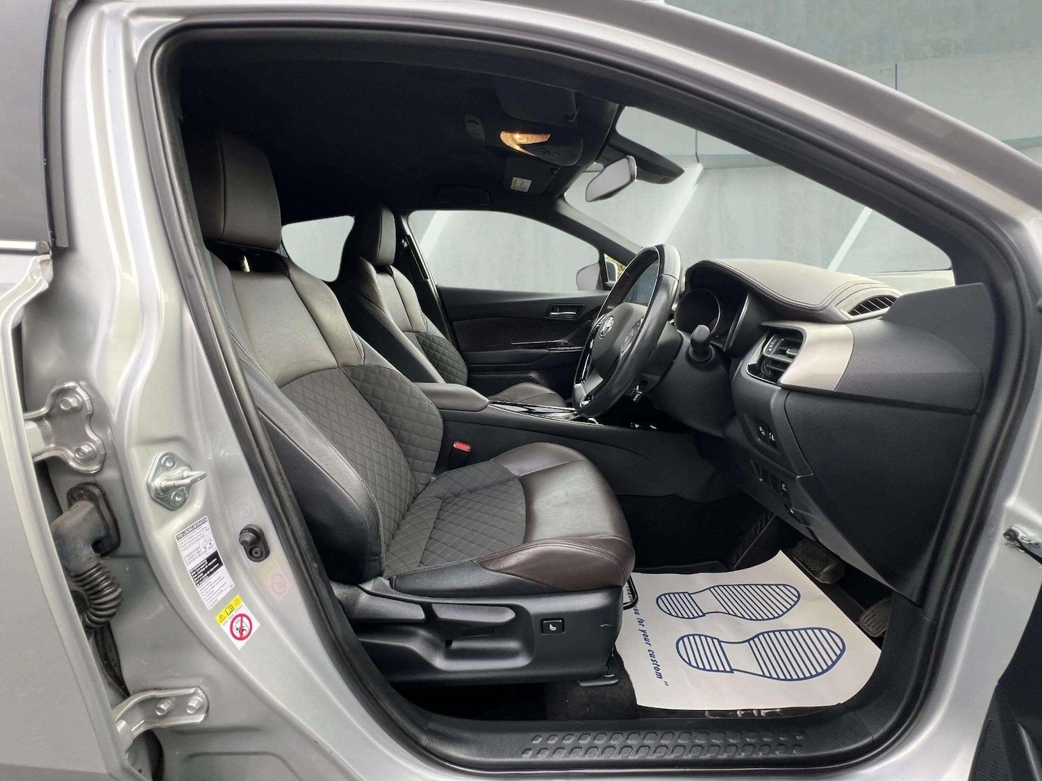 Used Toyota C-HR 2018 for sale - 76598457: Photo 31