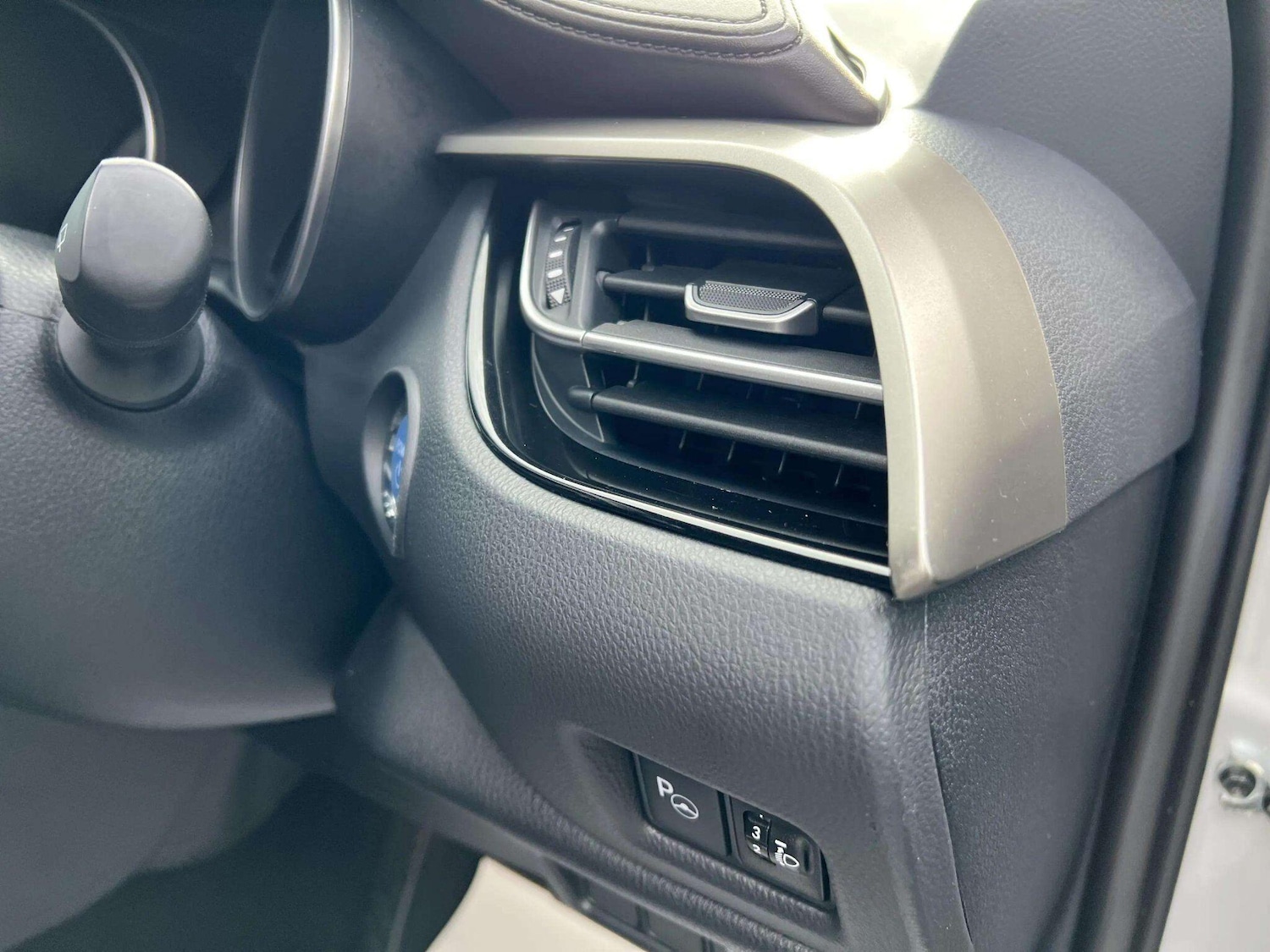 Used Toyota C-HR 2018 for sale - 76598457: Photo 40