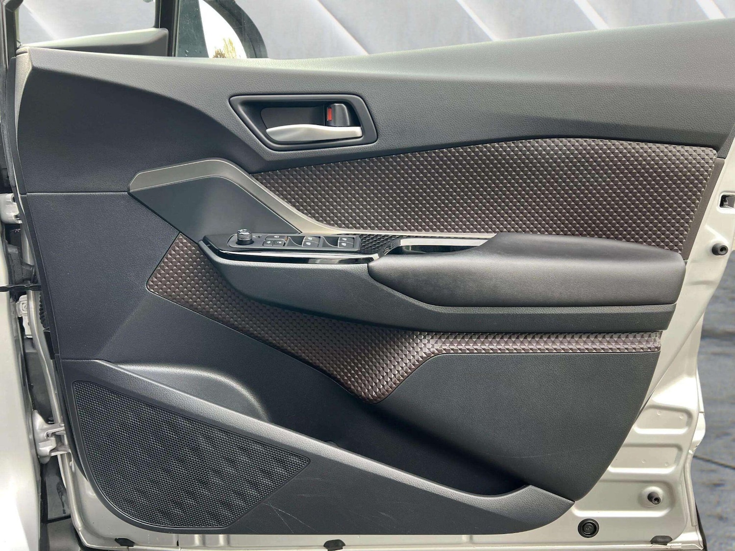 Used Toyota C-HR 2018 for sale - 76598457: Photo 48