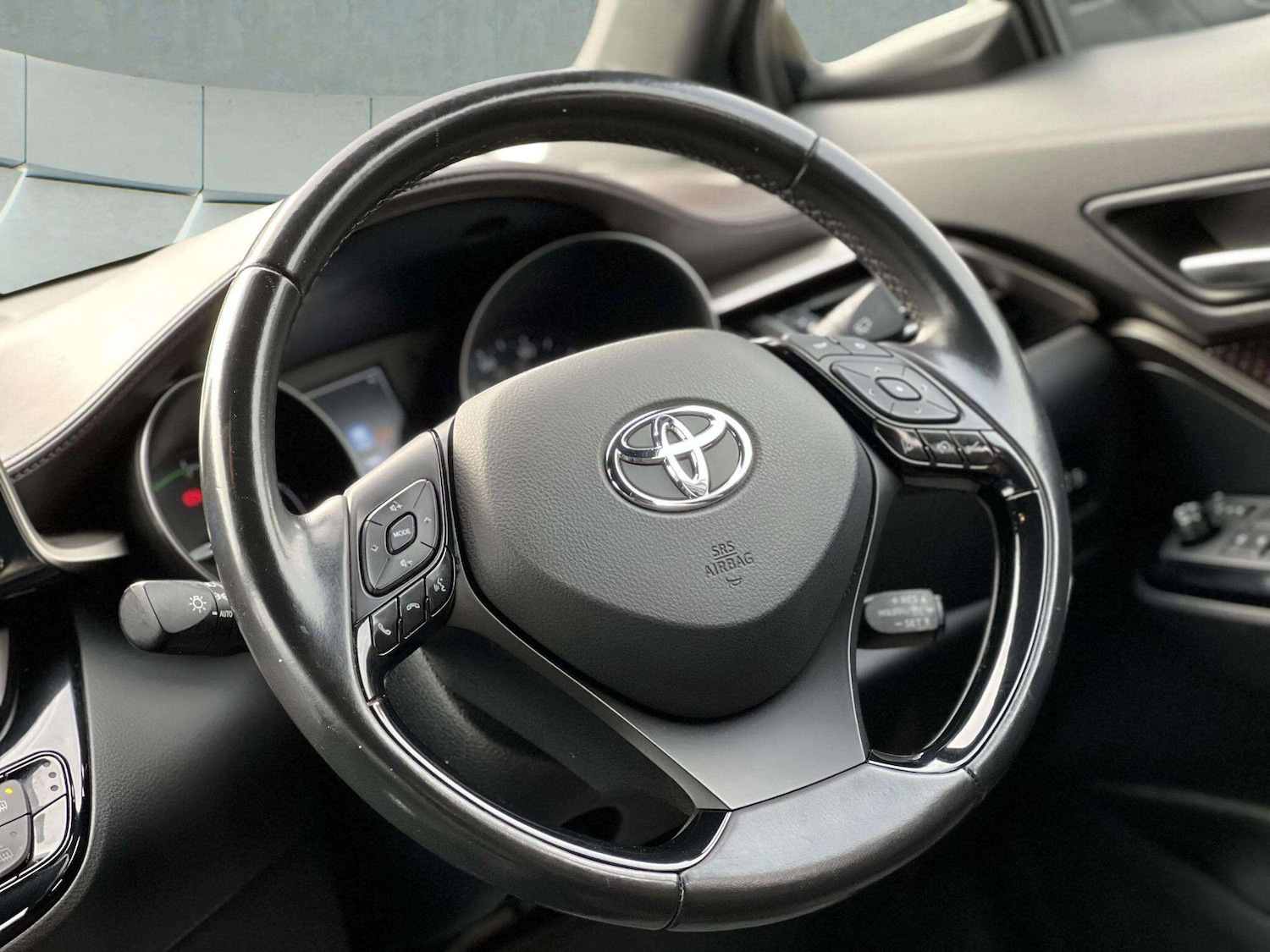 Used Toyota C-HR 2018 for sale - 76598457: Photo 59