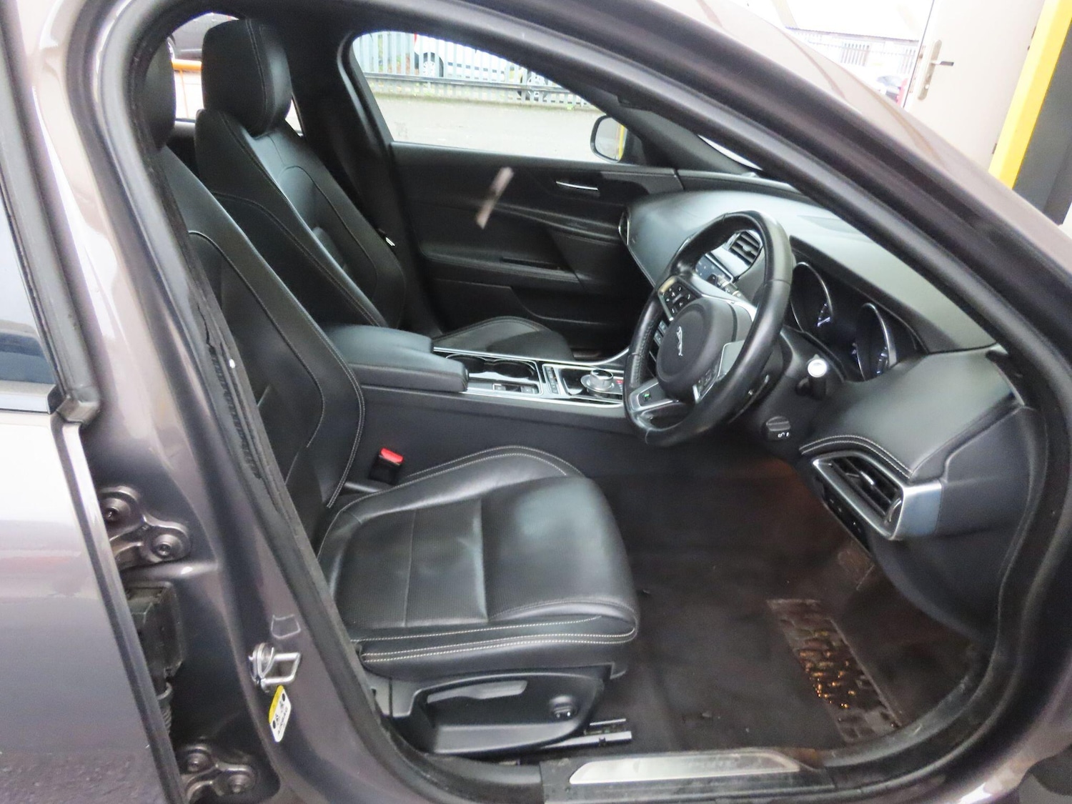 Used Jaguar XE 2016 for sale - 76801152: Photo 10