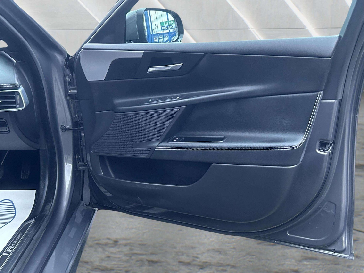 Used Jaguar XE 2016 for sale - 76801152: Photo 17