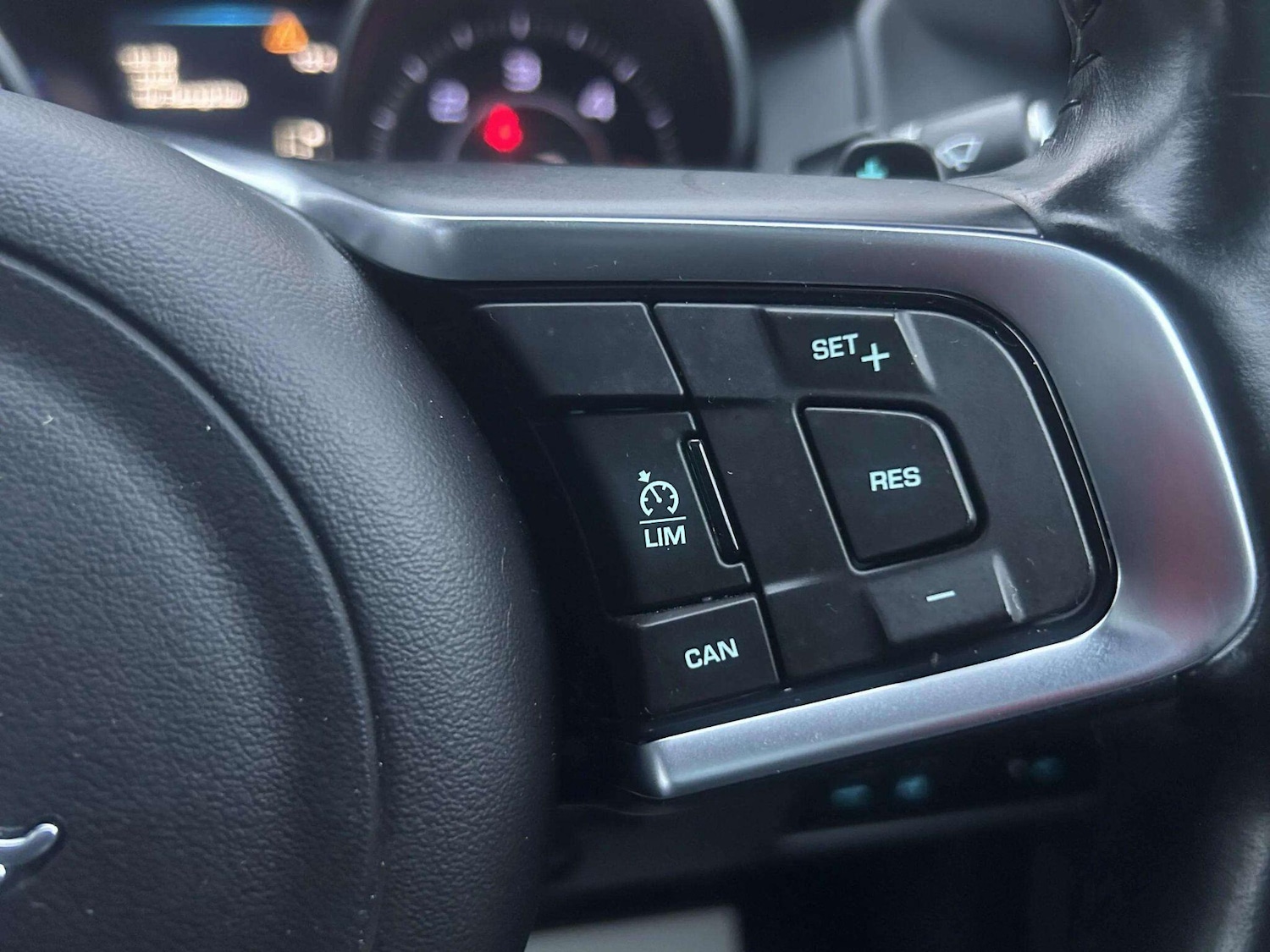 Used Jaguar XE 2016 for sale - 76801152: Photo 27