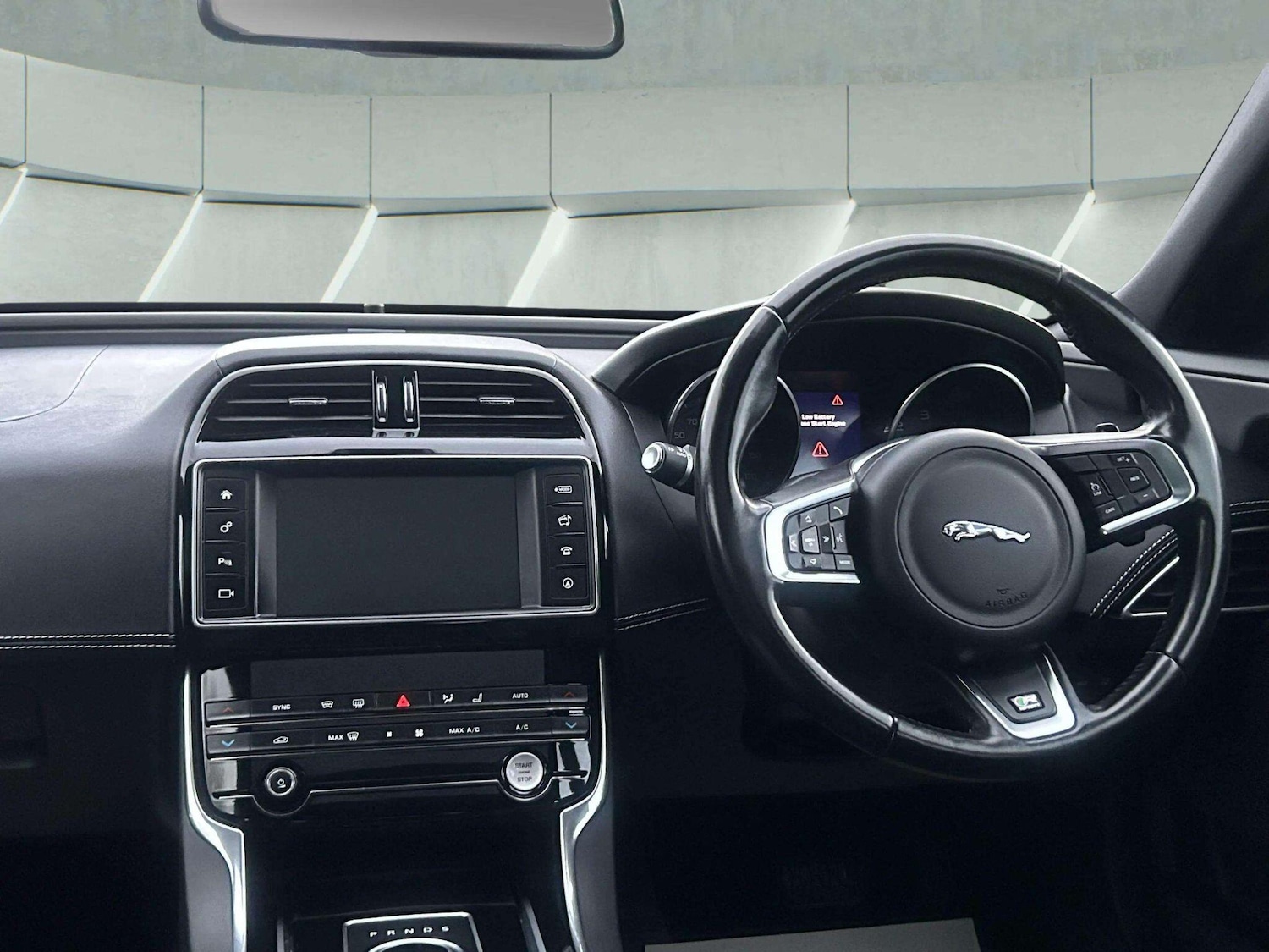 Used Jaguar XE 2016 for sale - 76801152: Photo 34