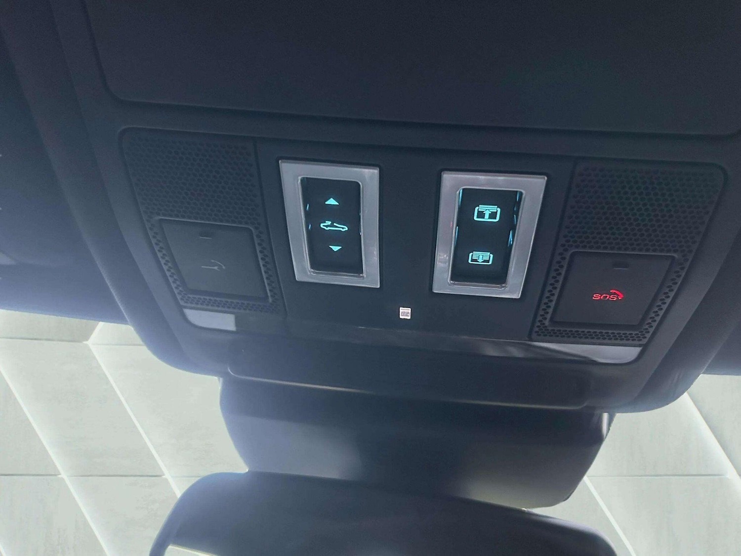 Used Jaguar XE 2016 for sale - 76801152: Photo 38