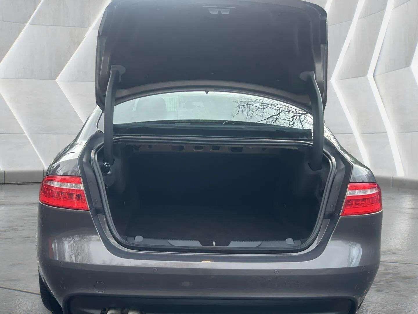 Used Jaguar XE 2016 for sale - 76801152: Photo 43