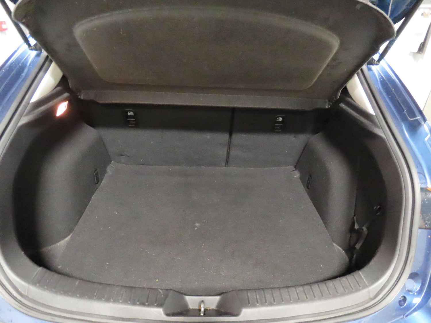 Used Mazda Mazda3 2017 for sale - 76715210: Photo 10