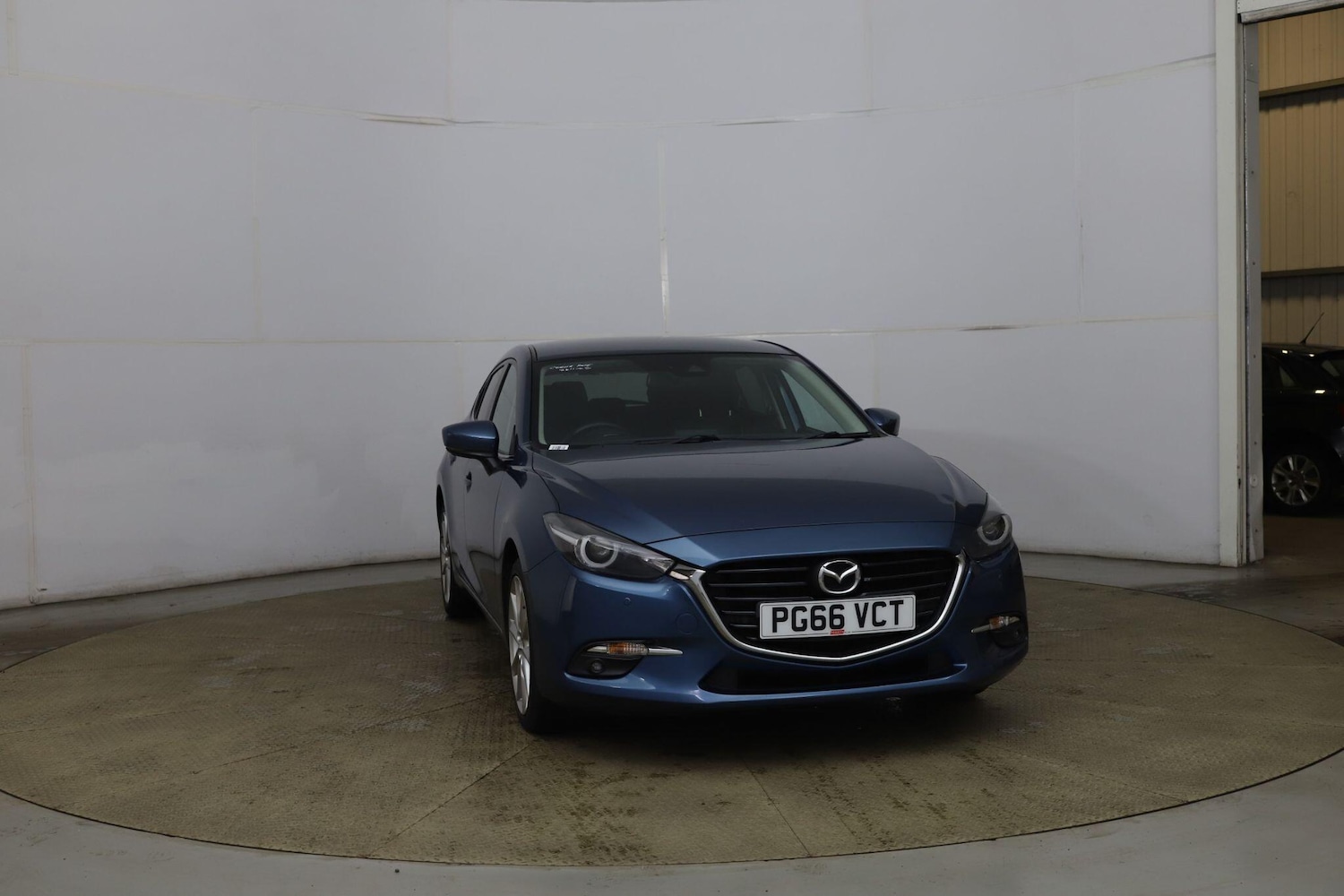 Used Mazda Mazda3 2017 for sale - 76715210: Photo 3