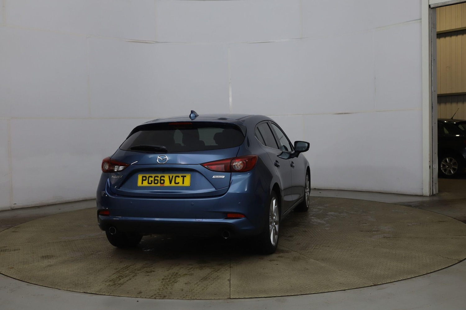 Used Mazda Mazda3 2017 for sale - 76715210: Photo 4