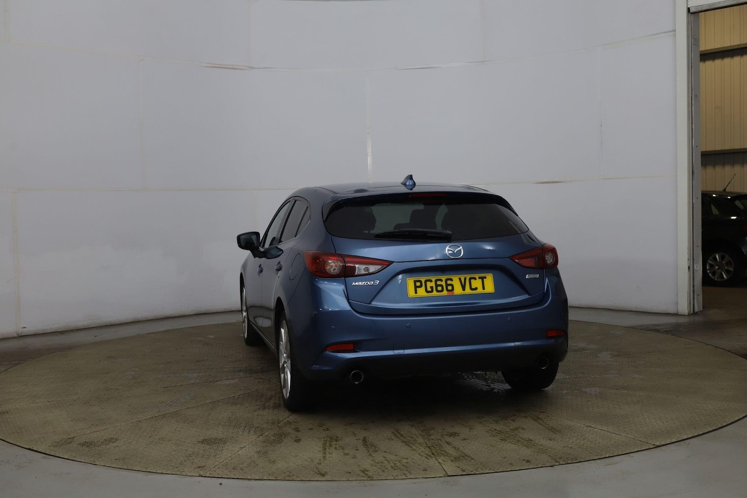 Used Mazda Mazda3 2017 for sale - 76715210: Photo 5