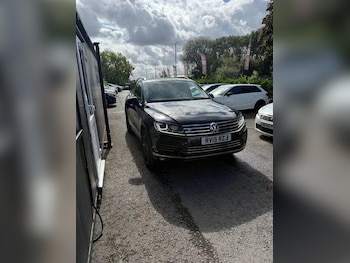 Used Volkswagen Touareg 2015 for sale - 75881751: Photo