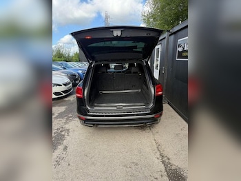 Used Volkswagen Touareg 2015 for sale - 75881751: Photo