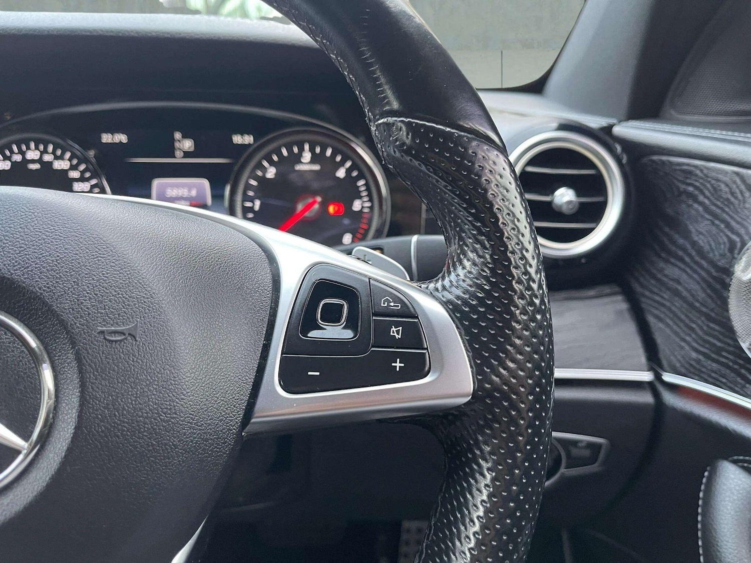 Used Mercedes-Benz E Class 2017 for sale - 76598454: Photo 25