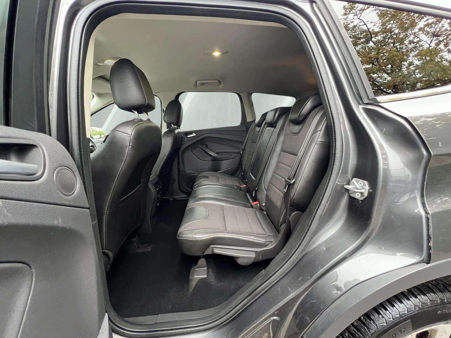 Used Ford Kuga 2015 for sale - 76571191: Photo 28