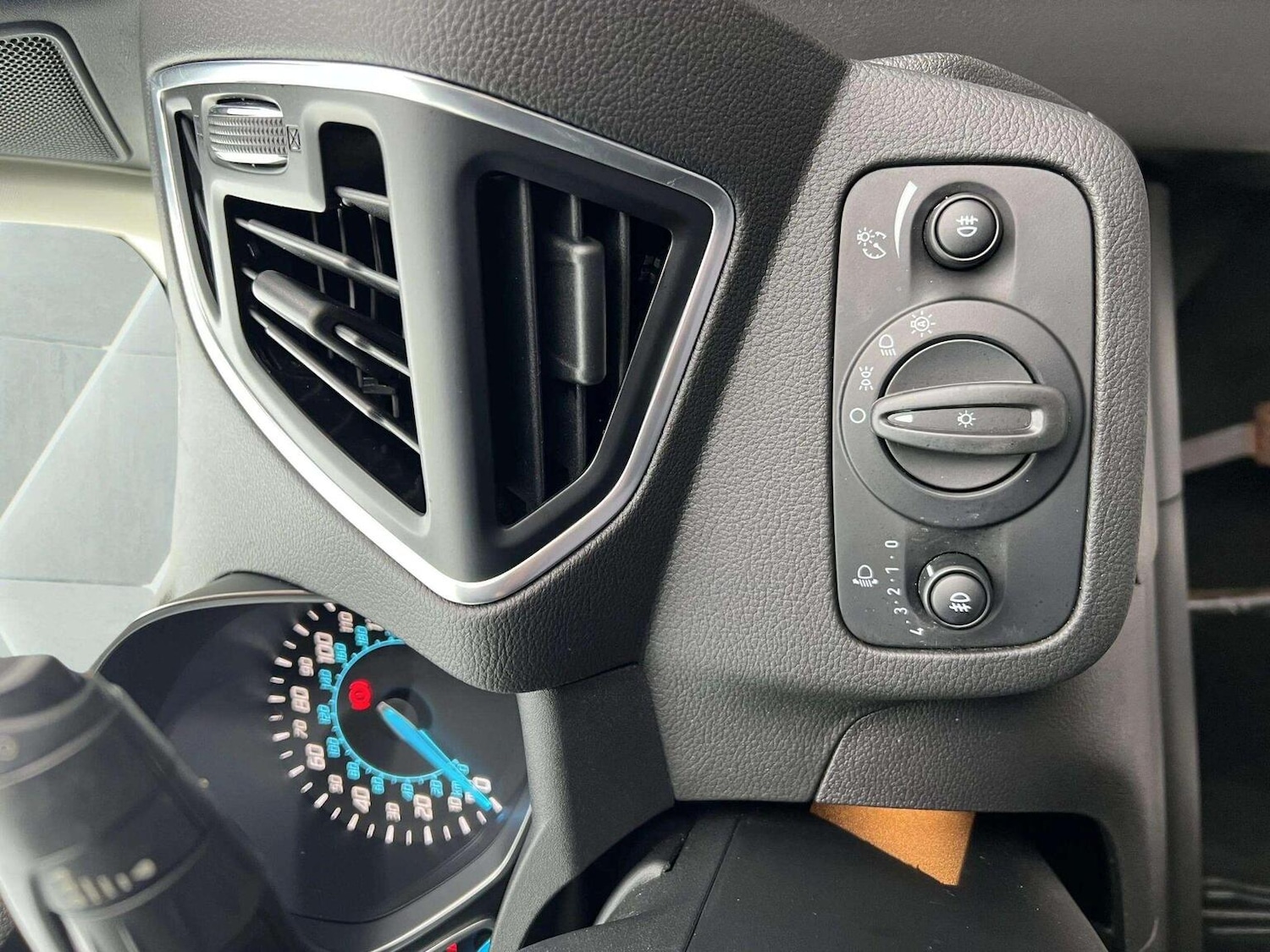 Used Ford Kuga 2015 for sale - 76571191: Photo 59