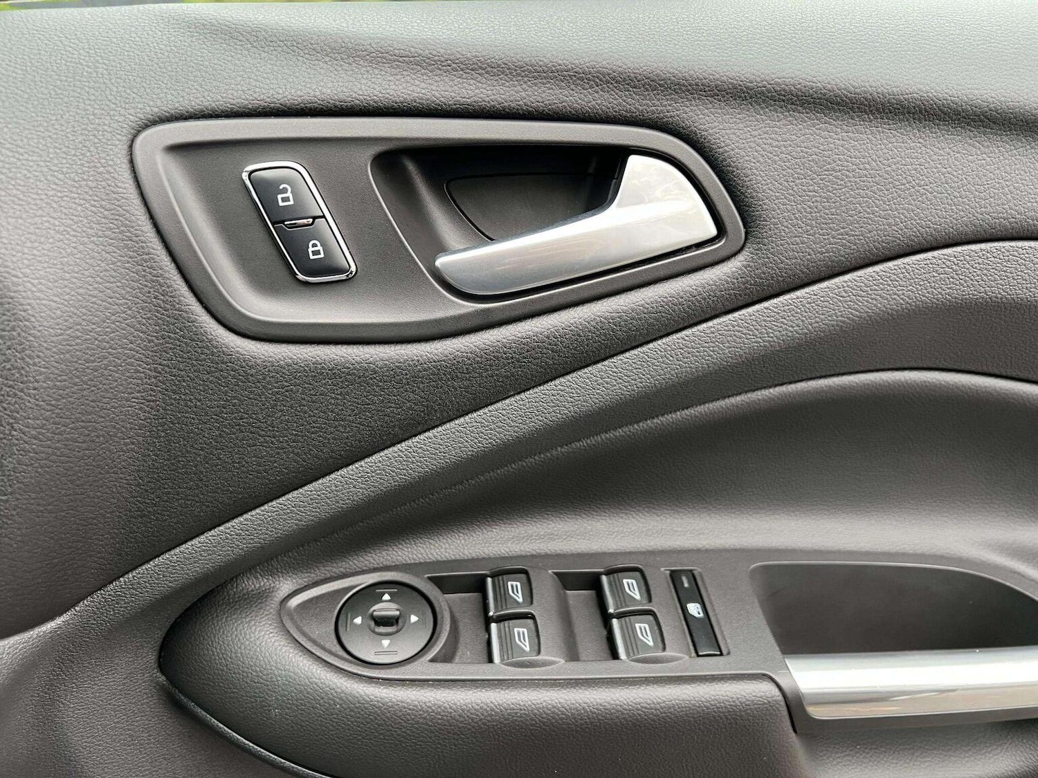 Used Ford Kuga 2015 for sale - 76571191: Photo 60