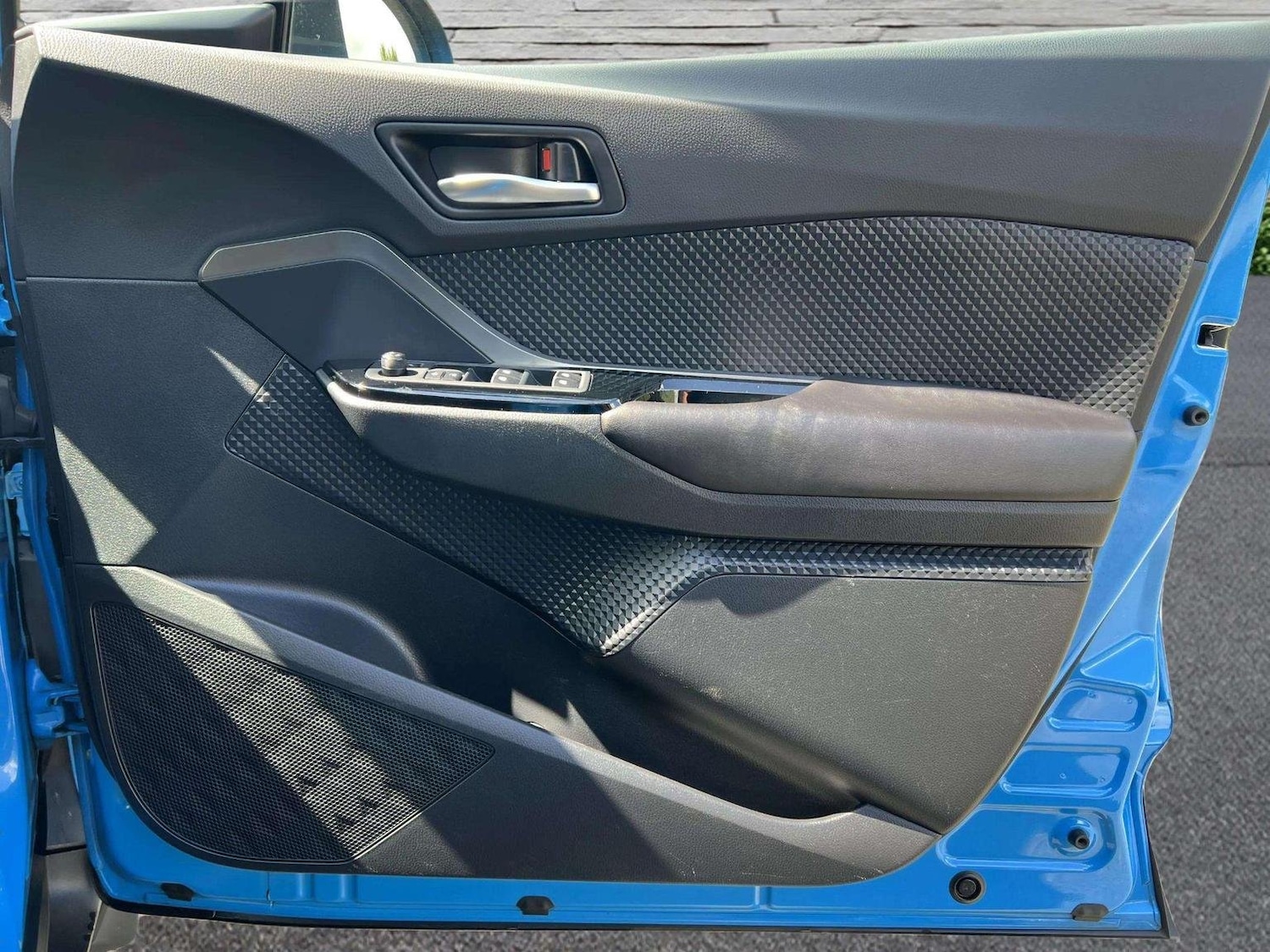 Used Toyota C-HR 2018 for sale - 76571135: Photo 24