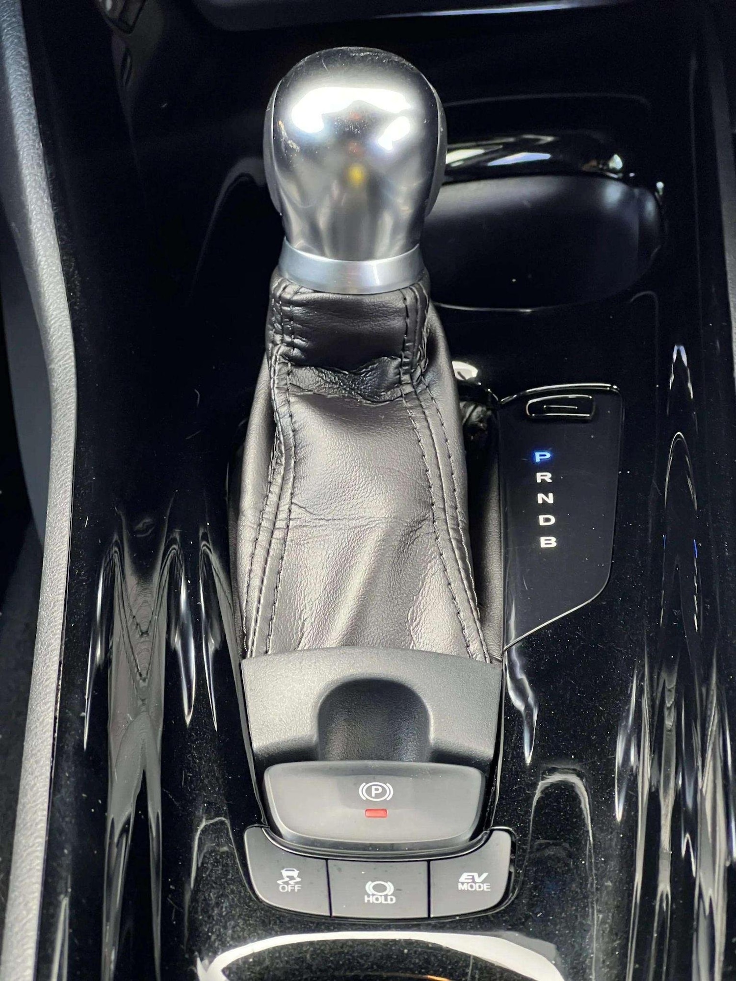 Used Toyota C-HR 2018 for sale - 76571135: Photo 43