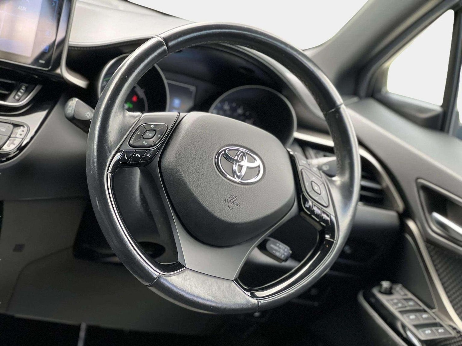Used Toyota C-HR 2018 for sale - 76571135: Photo 46