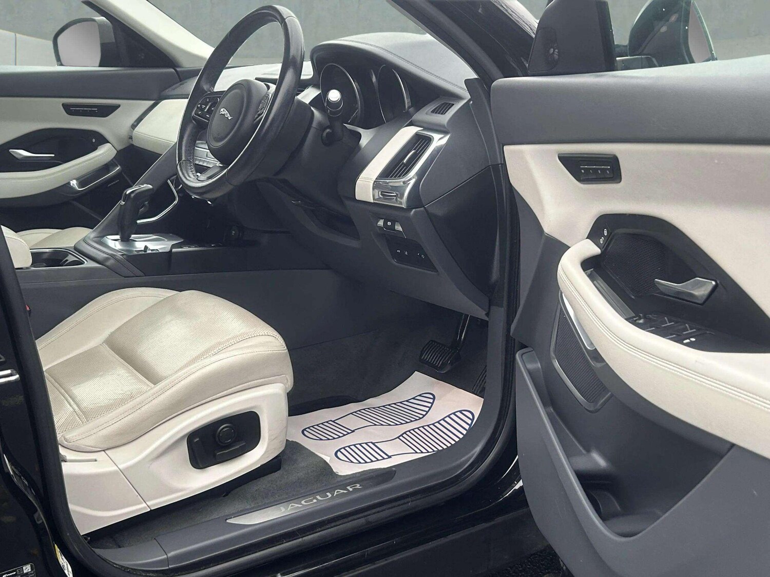 Used Jaguar E-Pace 2018 for sale - 76802348: Photo 18