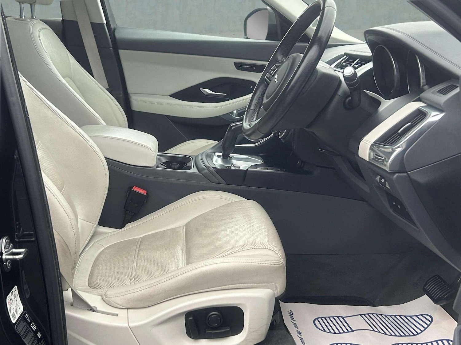 Used Jaguar E-Pace 2018 for sale - 76802348: Photo 19