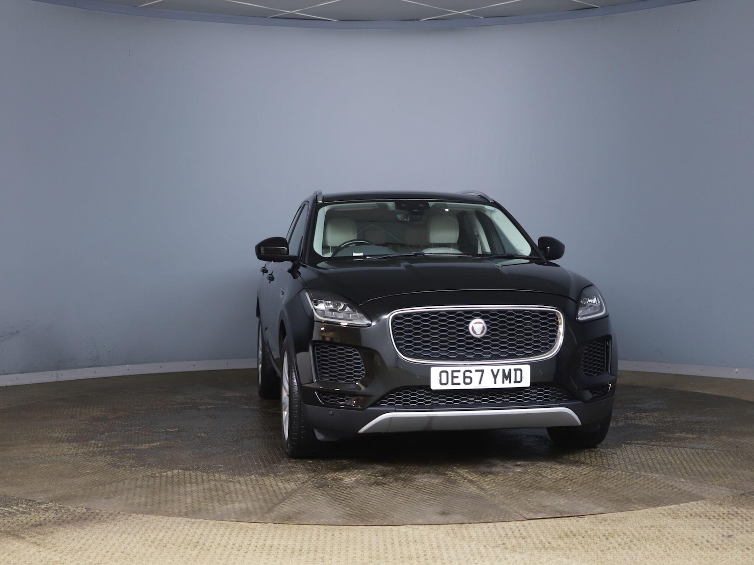 Used Jaguar E-Pace 2018 for sale - 76802348: Photo 2