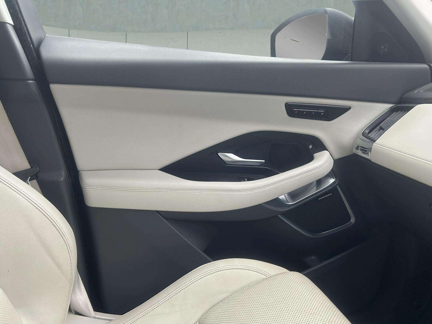 Used Jaguar E-Pace 2018 for sale - 76802348: Photo 32