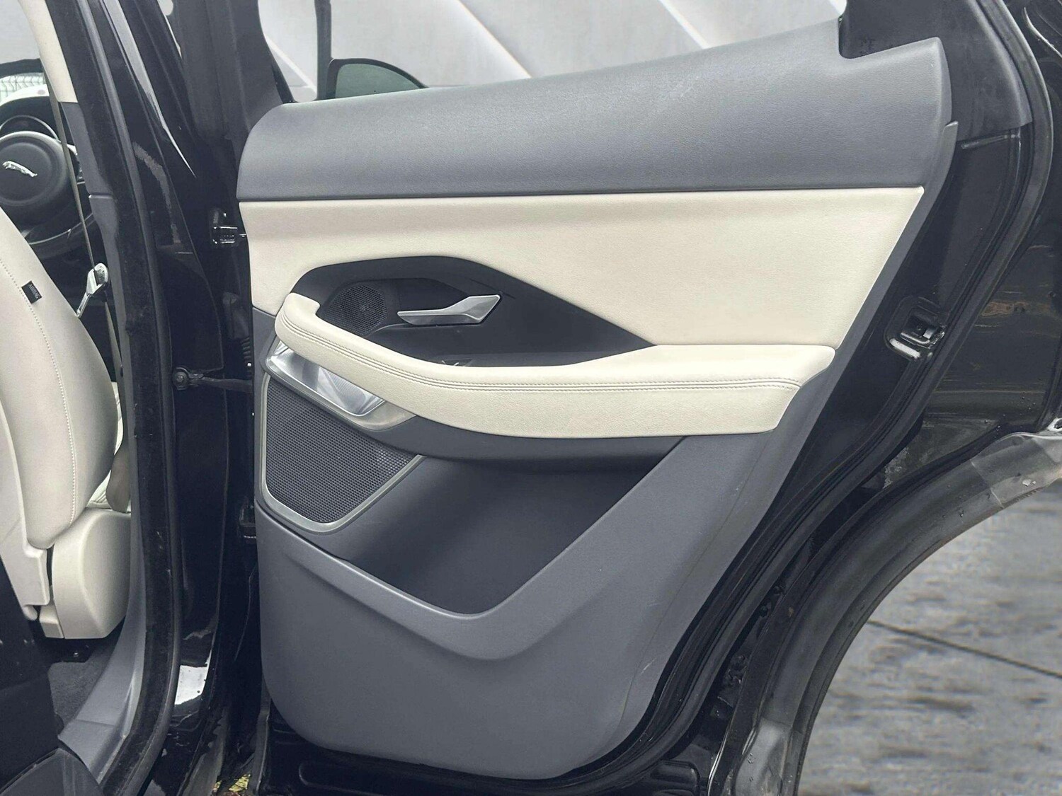 Used Jaguar E-Pace 2018 for sale - 76802348: Photo 39