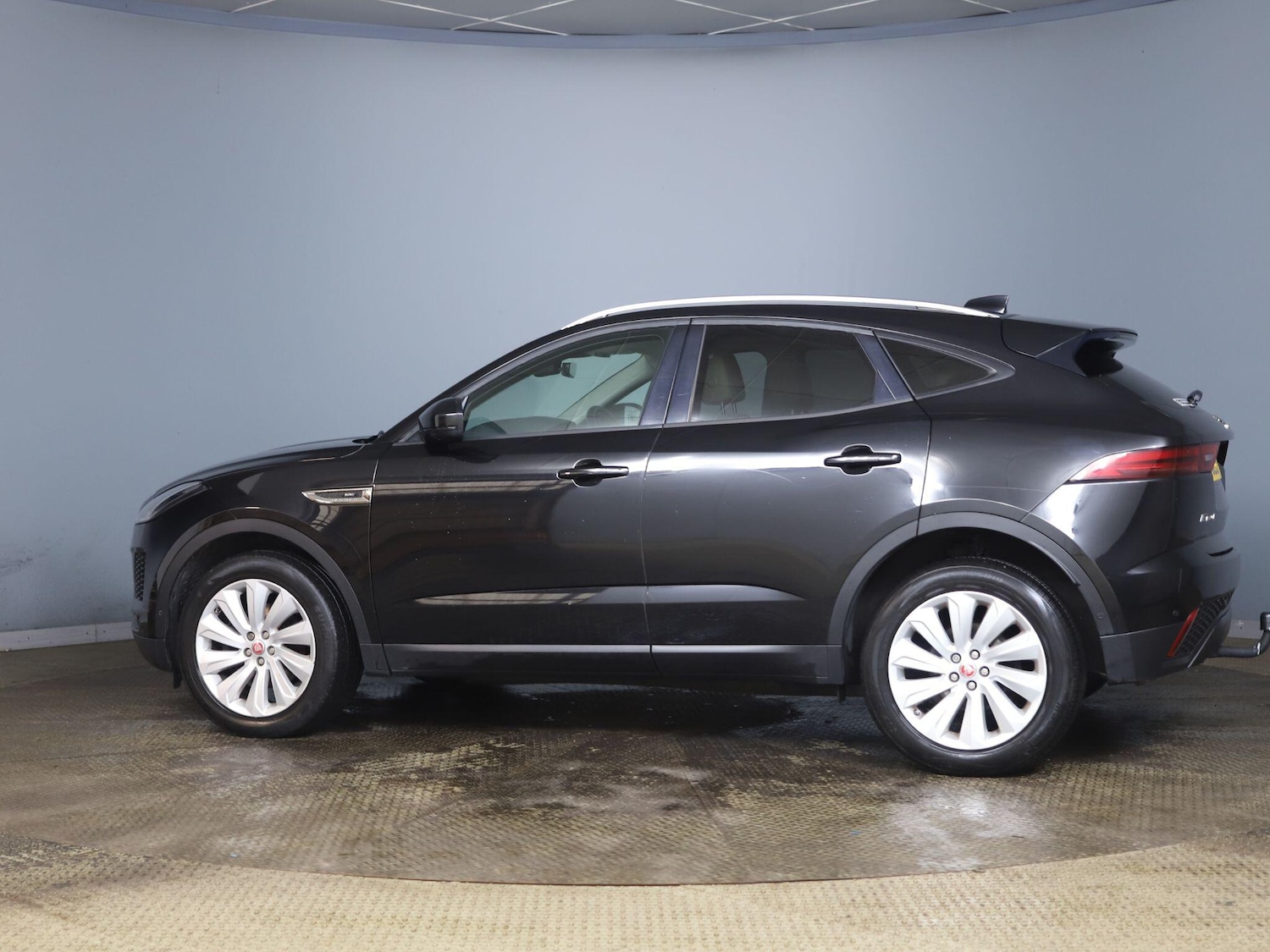 Used Jaguar E-Pace 2018 for sale - 76802348: Photo 4