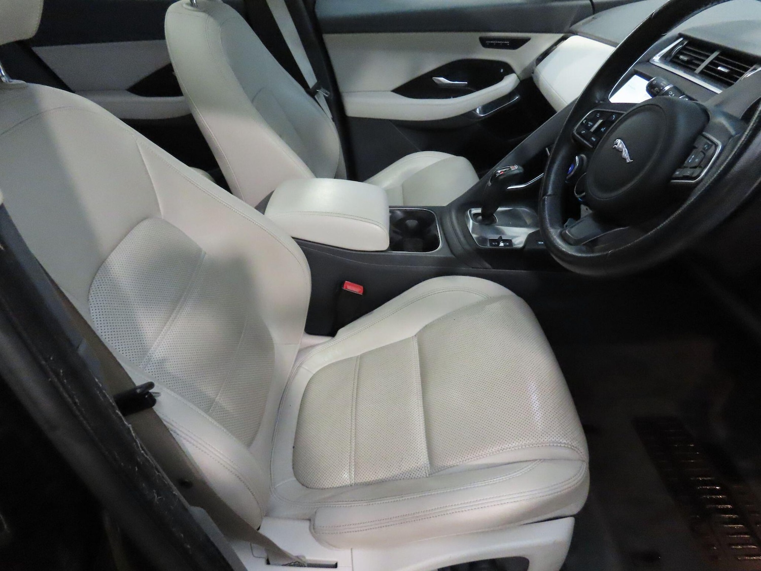 Used Jaguar E-Pace 2018 for sale - 76802348: Photo 7