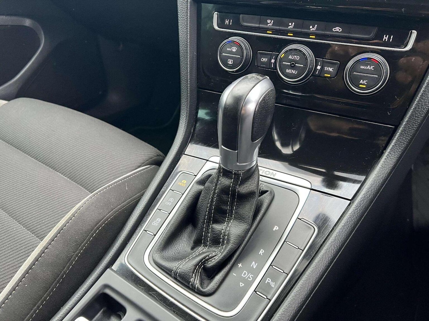 Used Volkswagen Golf 2016 for sale - 76571194: Photo 38