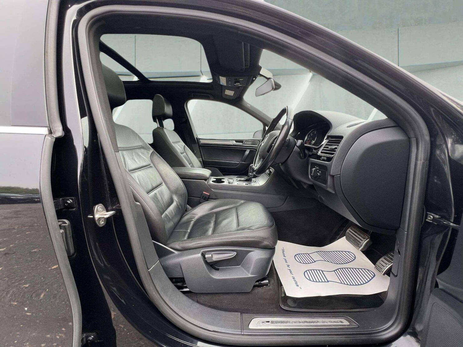 Used Volkswagen Touareg 2015 for sale - 76566628: Photo 28