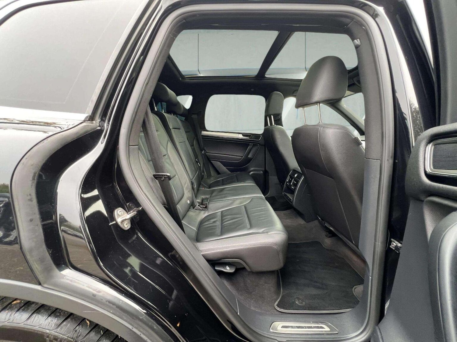 Used Volkswagen Touareg 2015 for sale - 76566628: Photo 30