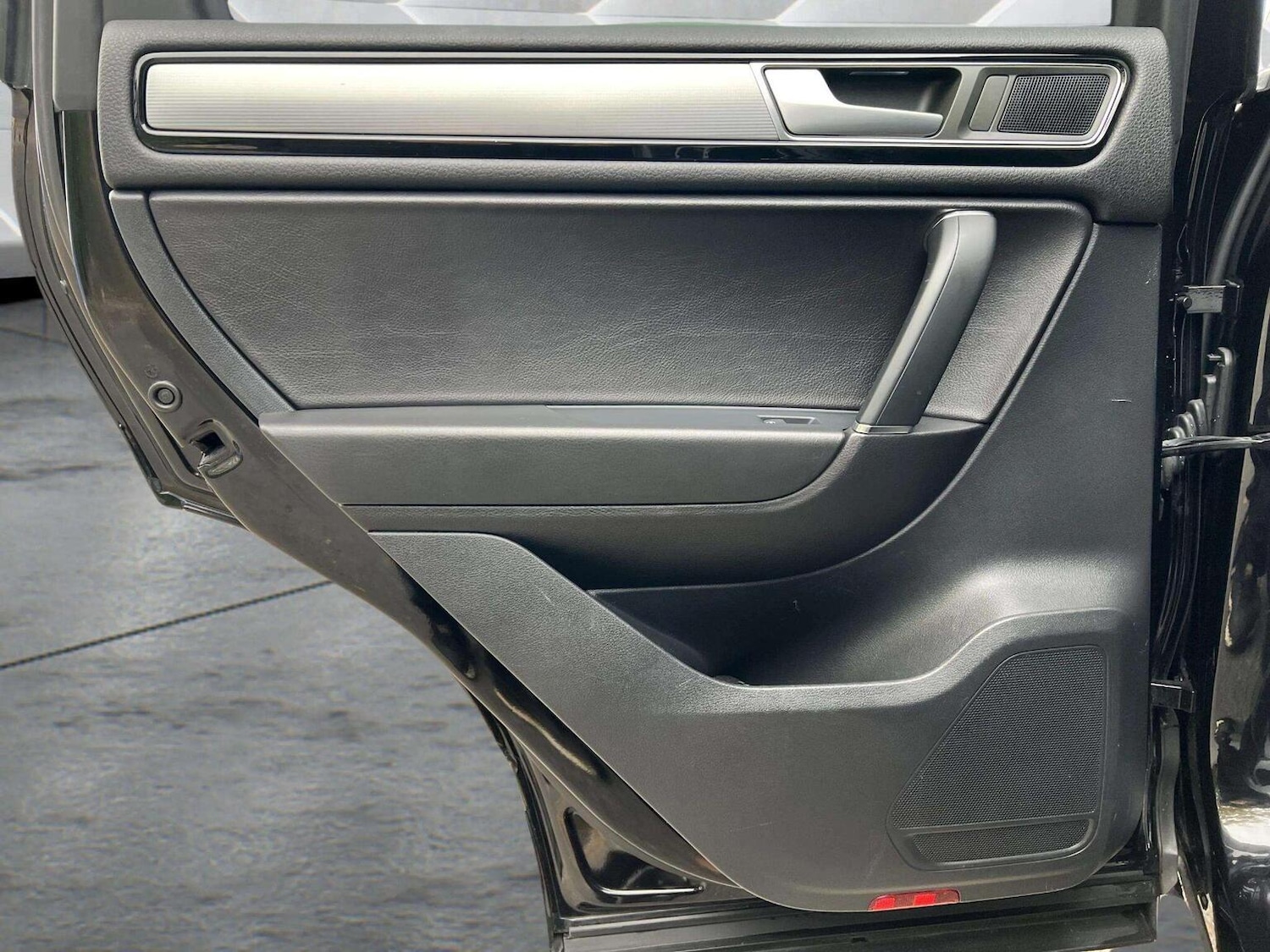 Used Volkswagen Touareg 2015 for sale - 76566628: Photo 45