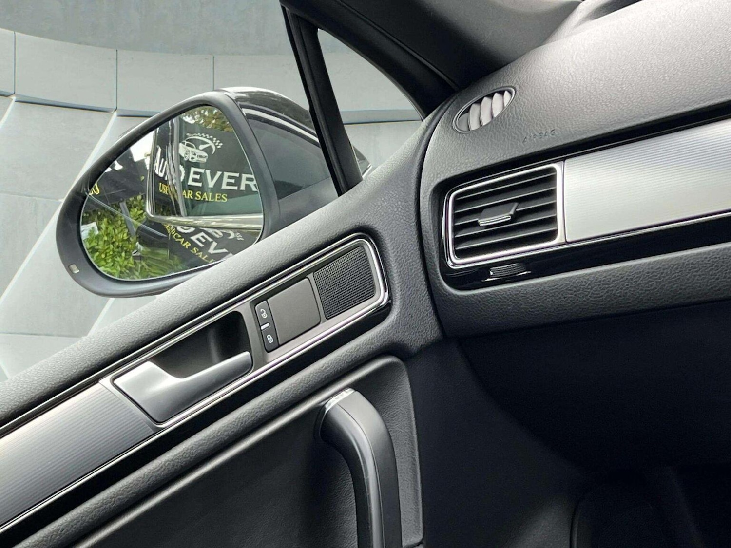 Used Volkswagen Touareg 2015 for sale - 76566628: Photo 65