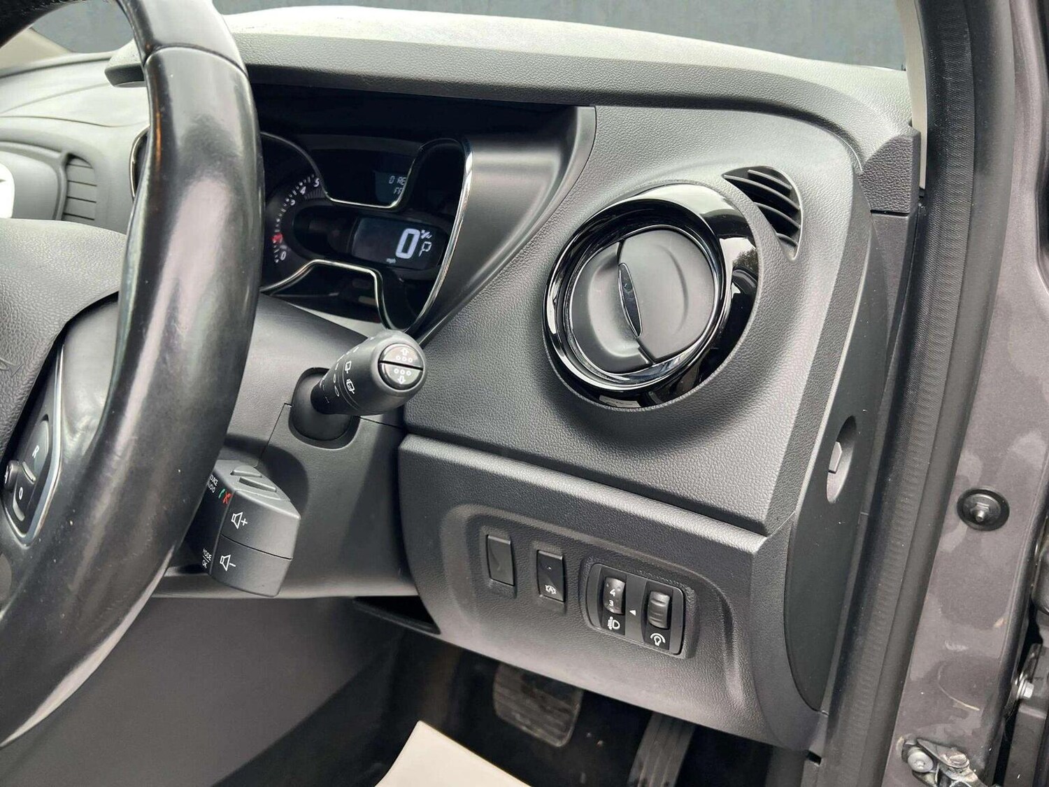 Used Renault Captur 2016 for sale - 76566629: Photo 36