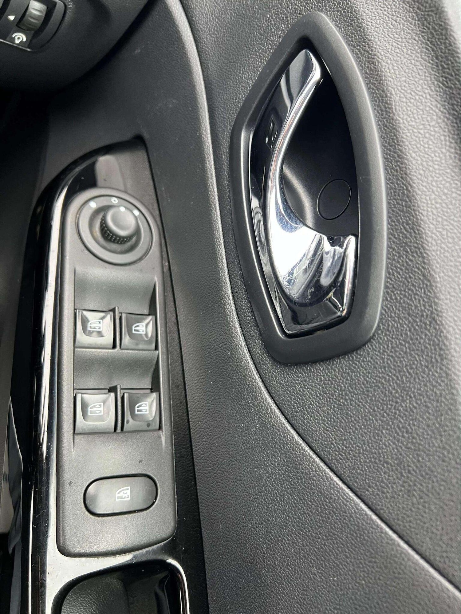 Used Renault Captur 2016 for sale - 76566629: Photo 39