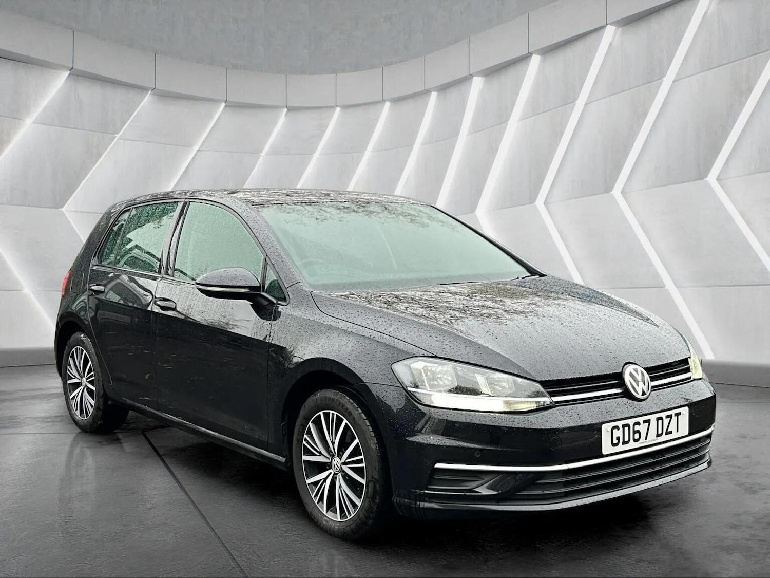 Used Volkswagen Golf 2017 for sale - 76566626: Photo 2