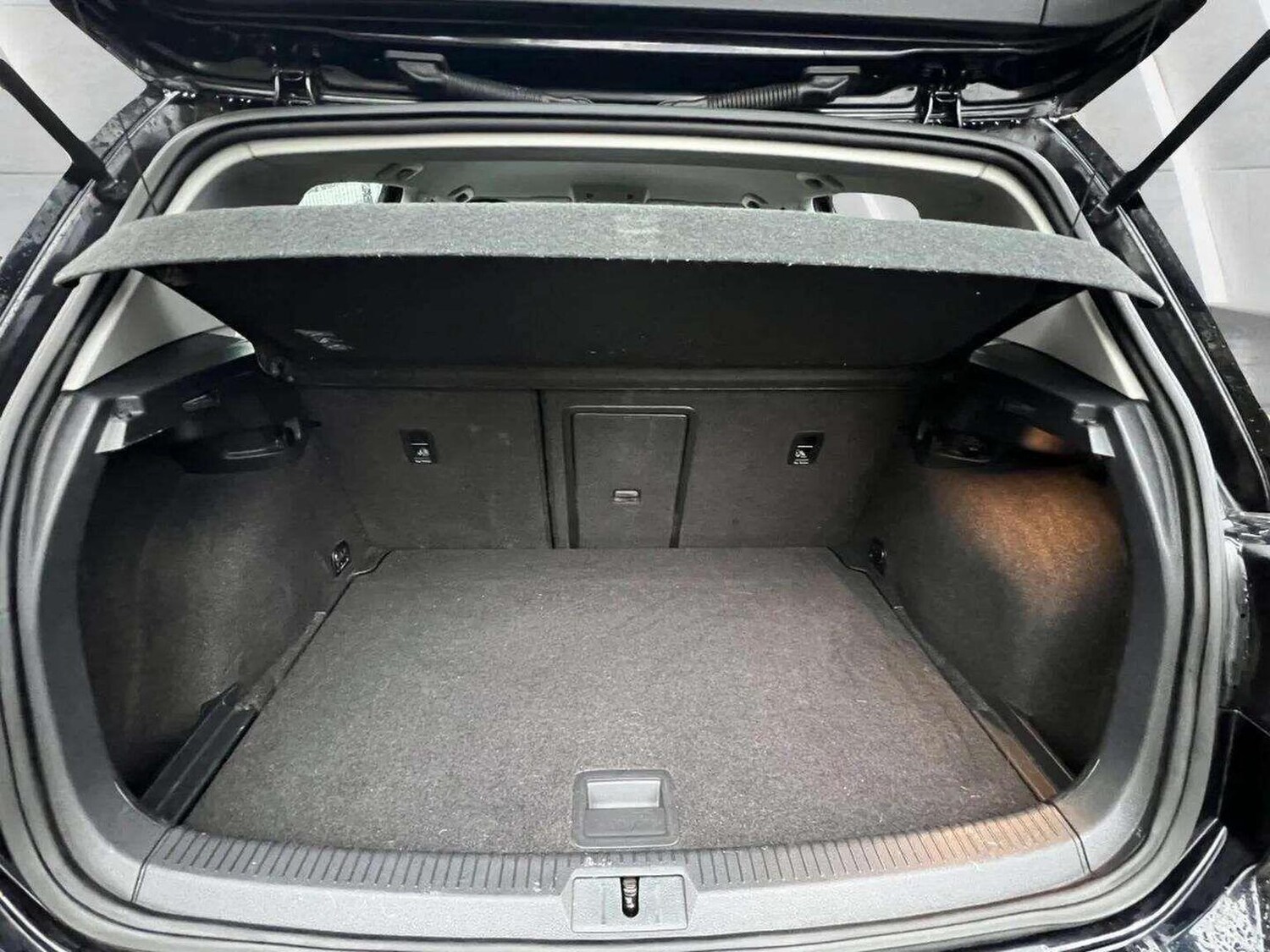 Used Volkswagen Golf 2017 for sale - 76566626: Photo 40