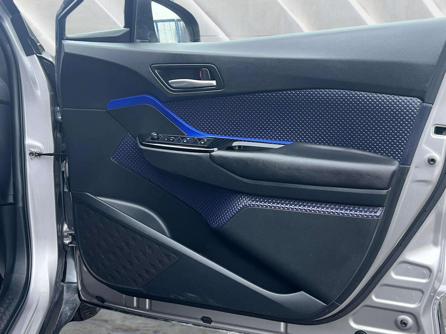 Used Toyota C-HR 2018 for sale - 76714601: Photo 17