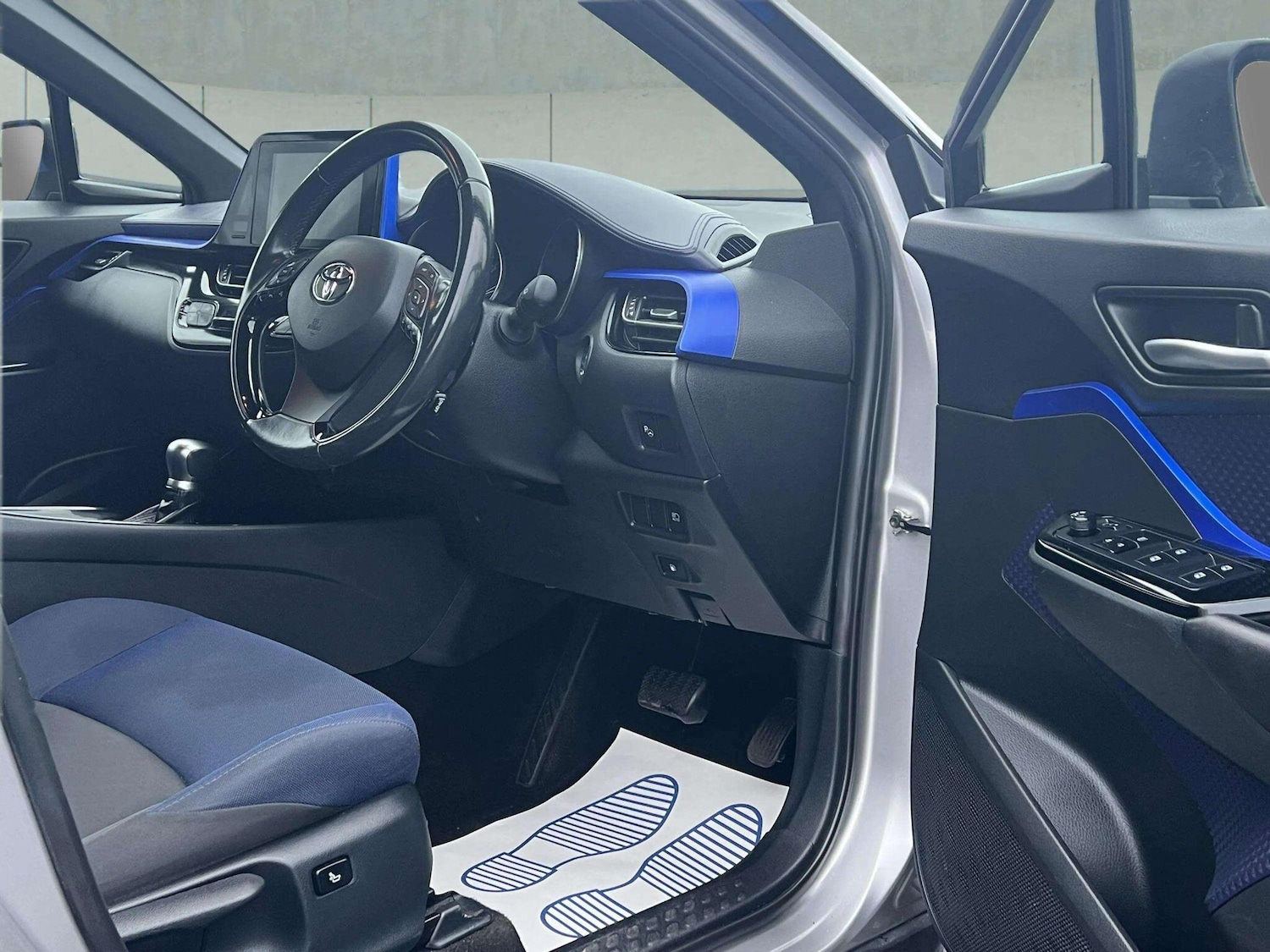 Used Toyota C-HR 2018 for sale - 76714601: Photo 18