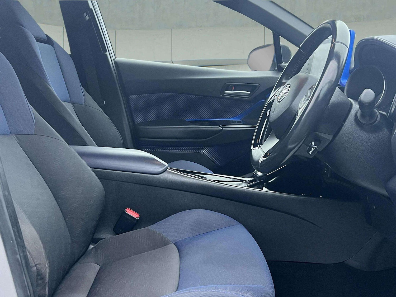 Used Toyota C-HR 2018 for sale - 76714601: Photo 19